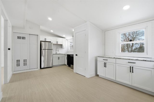 270 Miller SW, Cedar Rapids, IA 52404