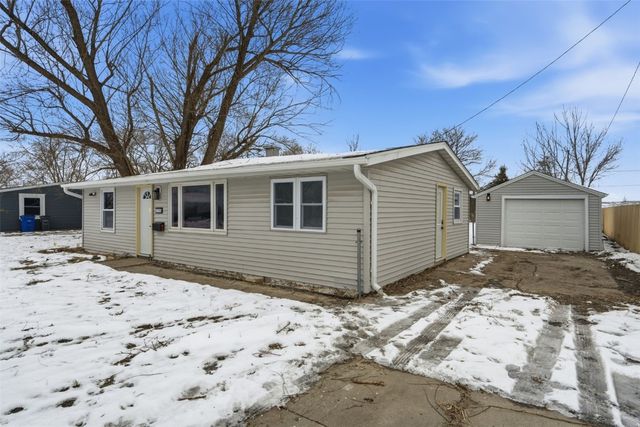 270 Miller SW, Cedar Rapids, IA 52404