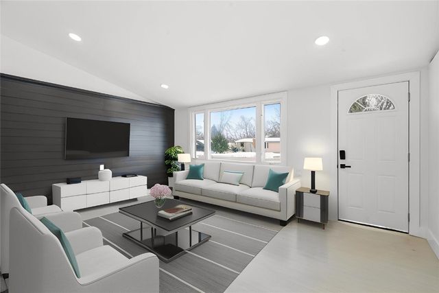 270 Miller SW, Cedar Rapids, IA 52404