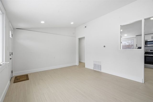 270 Miller SW, Cedar Rapids, IA 52404