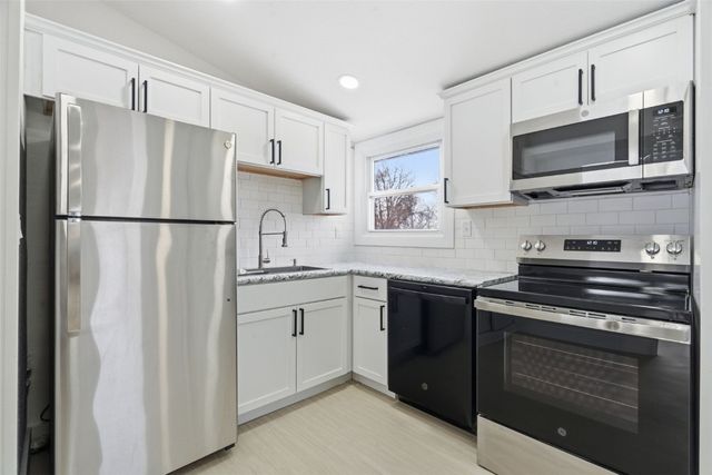 270 Miller SW, Cedar Rapids, IA 52404