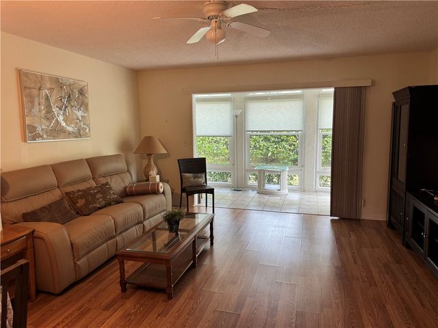 835 18th Street 103, Vero Beach, FL 32960