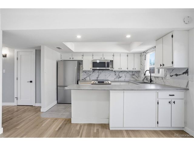 610 S Xenon Ct, Lakewood, CO 80228
