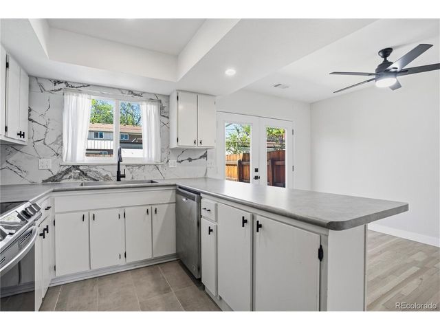 610 S Xenon Ct, Lakewood, CO 80228