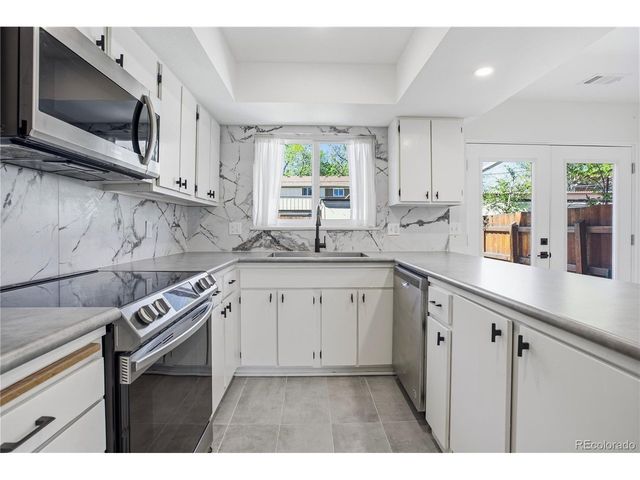 610 S Xenon Ct, Lakewood, CO 80228