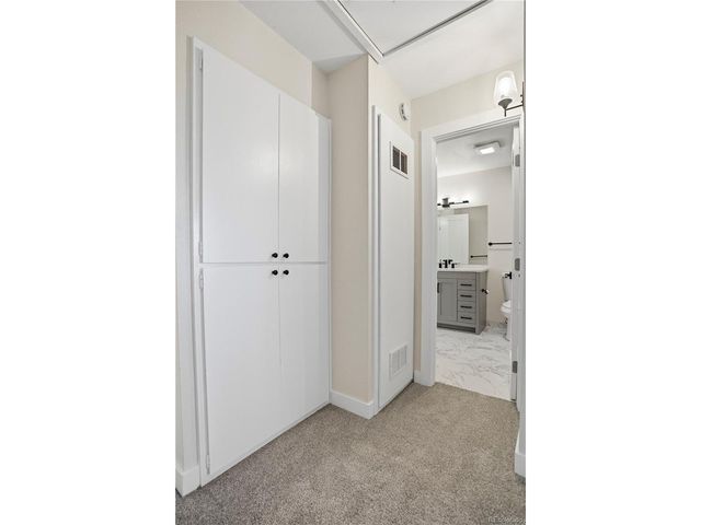 610 S Xenon Ct, Lakewood, CO 80228