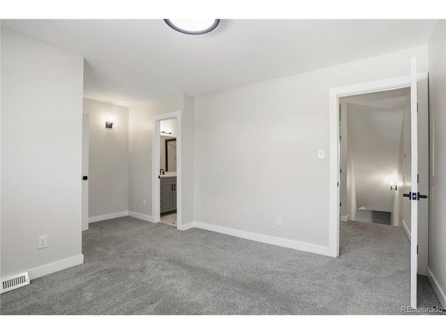 610 S Xenon Ct, Lakewood, CO 80228