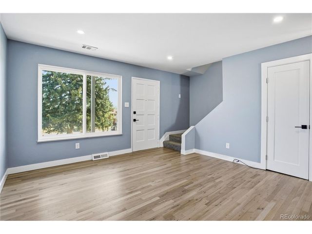 610 S Xenon Ct, Lakewood, CO 80228