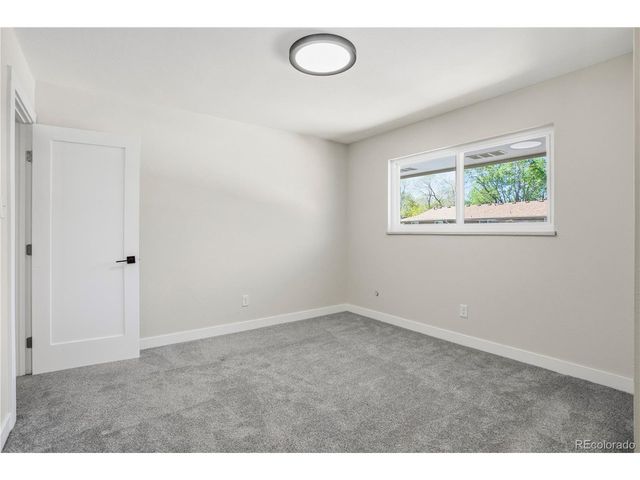 610 S Xenon Ct, Lakewood, CO 80228