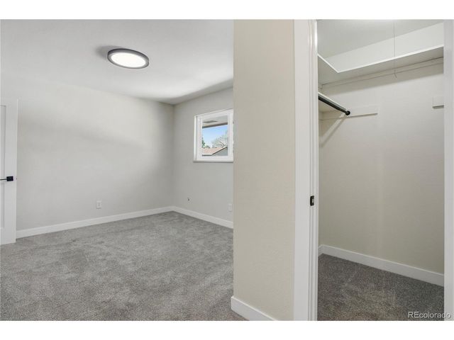 610 S Xenon Ct, Lakewood, CO 80228