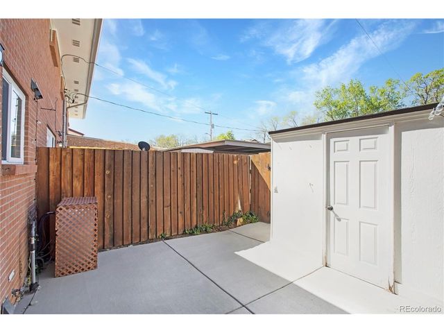 610 S Xenon Ct, Lakewood, CO 80228