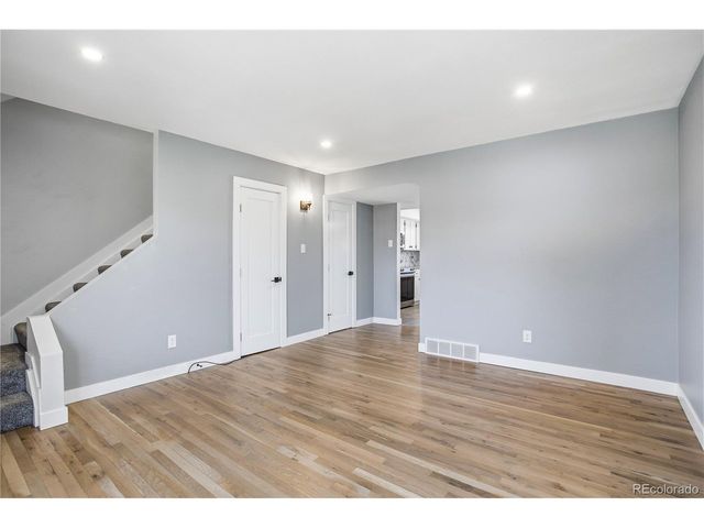 610 S Xenon Ct, Lakewood, CO 80228