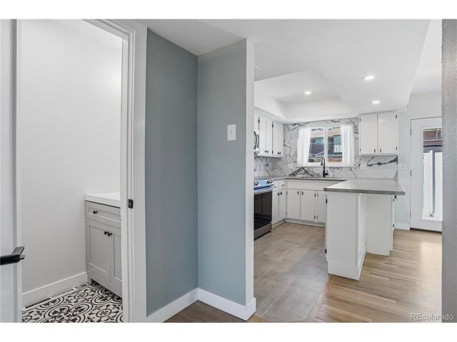 610 S Xenon Ct, Lakewood, CO 80228