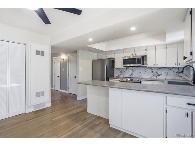 610 S Xenon Ct, Lakewood, CO 80228
