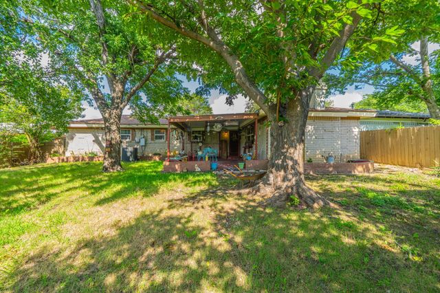 5016 Wyoming Trail, North Richland Hills, TX 76180