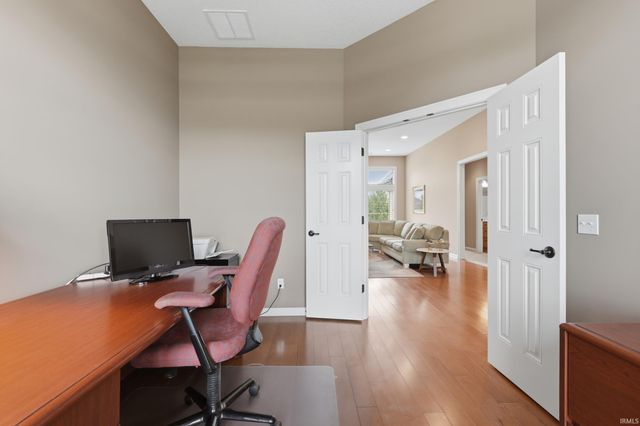 7903 Sky Breeze Court, Fort Wayne, IN 46804