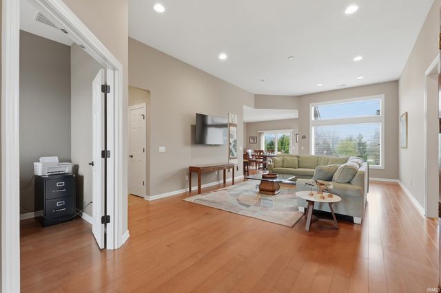 7903 Sky Breeze Court, Fort Wayne, IN 46804