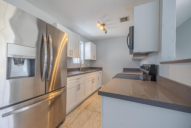 2007 Kenwood Road, West Palm Beach, FL 33409