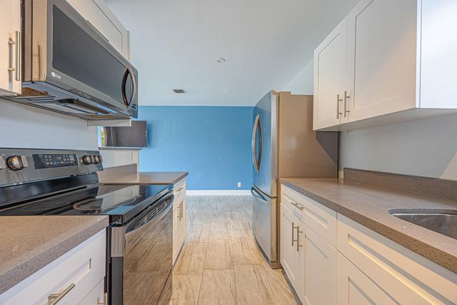 2007 Kenwood Road, West Palm Beach, FL 33409