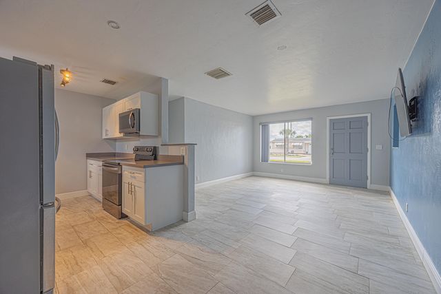 2007 Kenwood Road, West Palm Beach, FL 33409