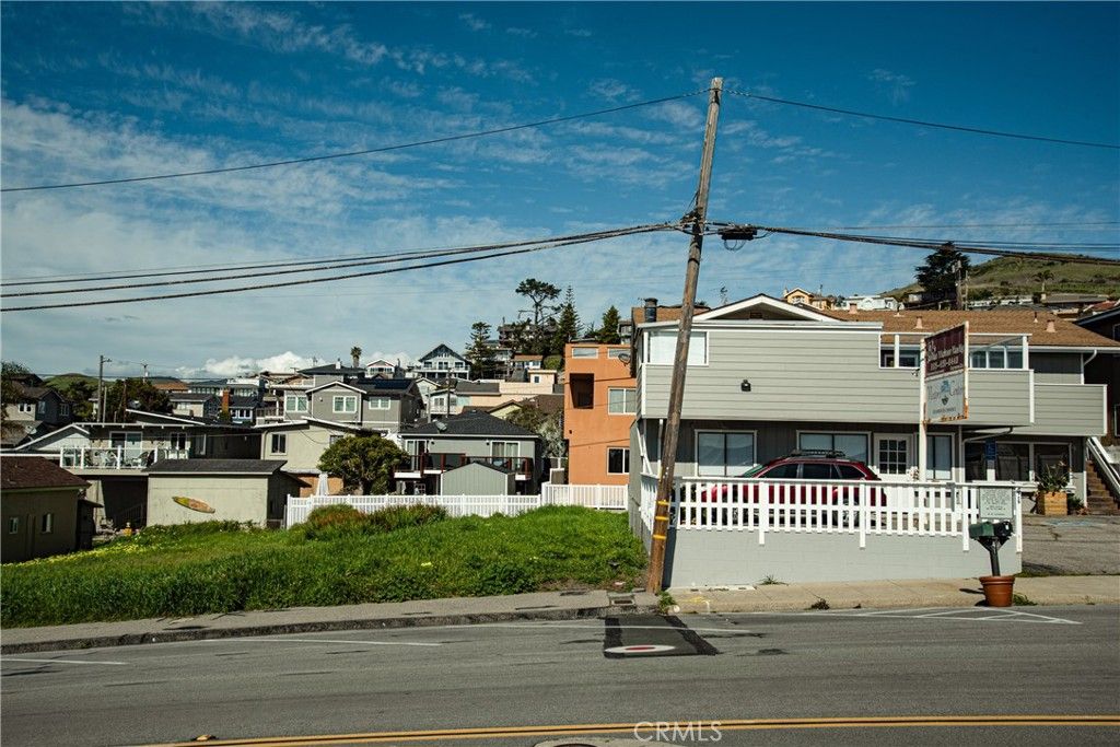 Image 1 of property listing at 39 S Ocean Avenue, Cayucos, CA 93430