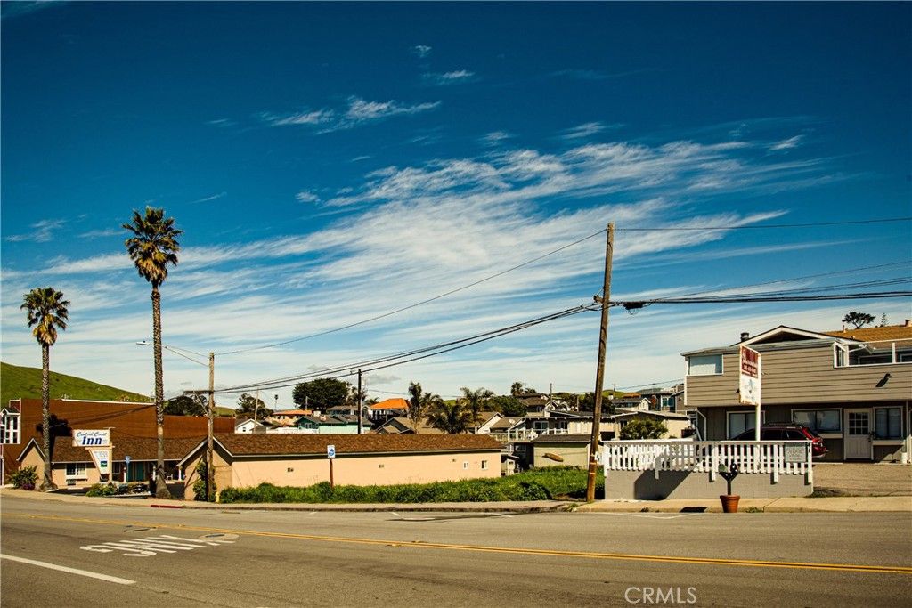 Image 2 of property listing at 39 S Ocean Avenue, Cayucos, CA 93430