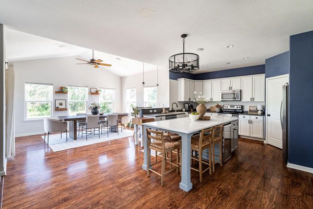 W229N4340 Baker COURT, Pewaukee, WI 53072