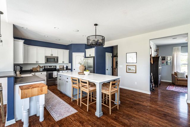 W229N4340 Baker COURT, Pewaukee, WI 53072