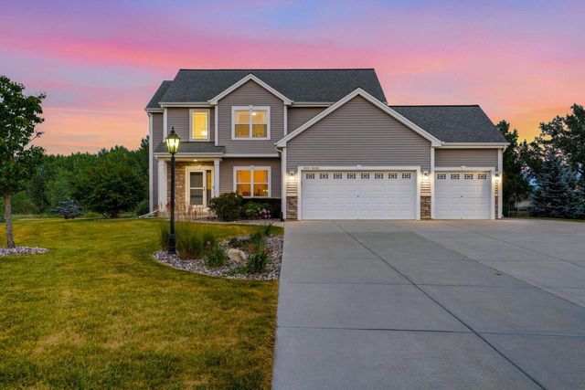 W229N4340 Baker COURT, Pewaukee, WI 53072