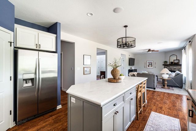 W229N4340 Baker COURT, Pewaukee, WI 53072