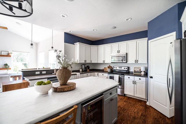 W229N4340 Baker COURT, Pewaukee, WI 53072