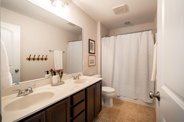 W229N4340 Baker COURT, Pewaukee, WI 53072
