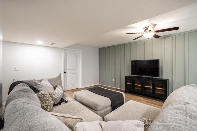 W229N4340 Baker COURT, Pewaukee, WI 53072
