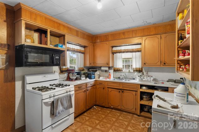 2465 E NC Highway 150 Highway E, Lincolnton, NC 28092