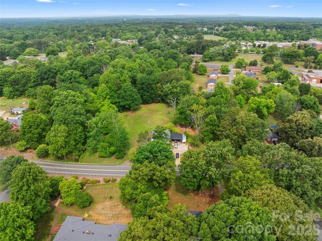 2465 E NC Highway 150 Highway E, Lincolnton, NC 28092