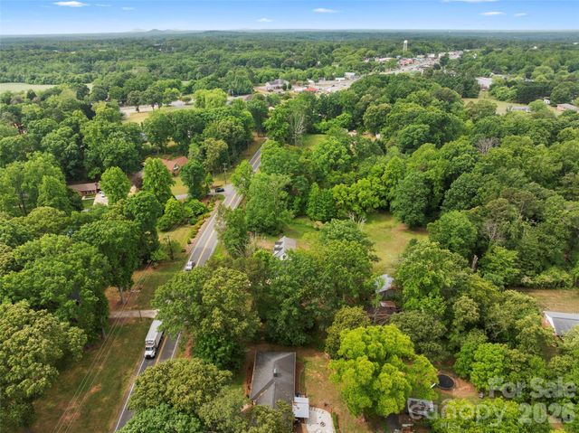 2465 E NC Highway 150 Highway E, Lincolnton, NC 28092