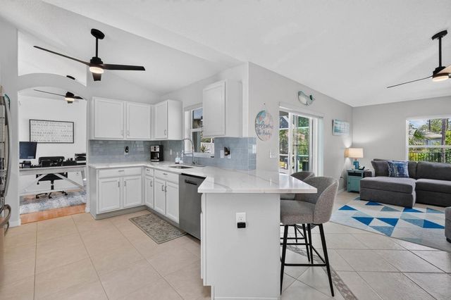 98 WESTGRILL DRIVE, Palm Coast, FL 32164