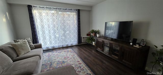 397 N Broadway 1M, Yonkers, NY 10701