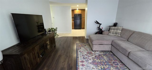 397 N Broadway 1M, Yonkers, NY 10701