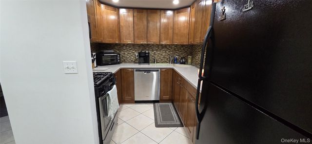 397 N Broadway 1M, Yonkers, NY 10701