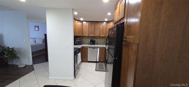 397 N Broadway 1M, Yonkers, NY 10701