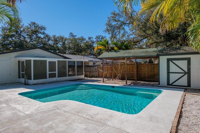 301 43RD AVENUE N, St Petersburg, FL 33703