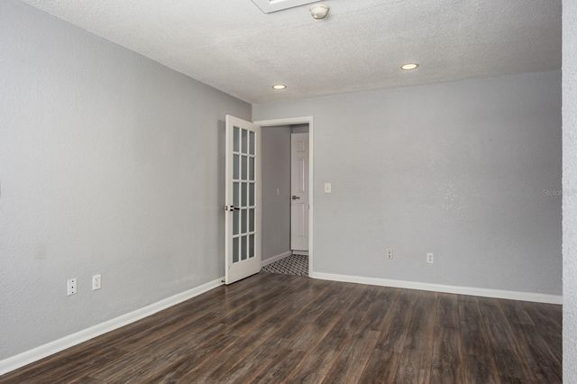 301 43RD AVENUE N, St Petersburg, FL 33703