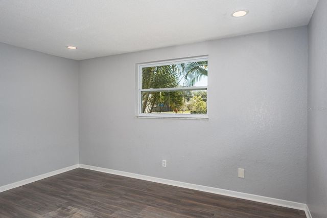 301 43RD AVENUE N, St Petersburg, FL 33703