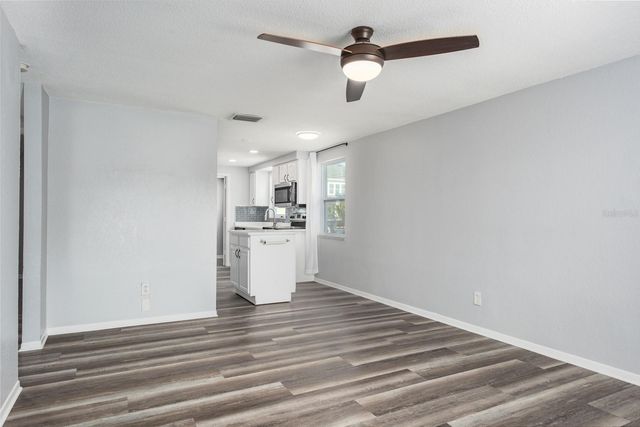 301 43RD AVENUE N, St Petersburg, FL 33703