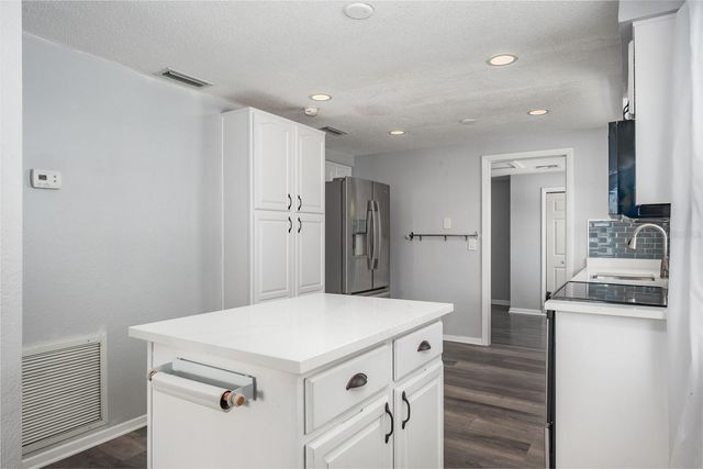 301 43RD AVENUE N, St Petersburg, FL 33703