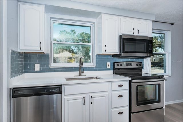 301 43RD AVENUE N, St Petersburg, FL 33703