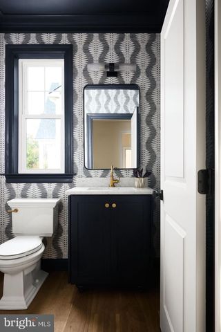 565 SKIPPACK PIKE, Blue Bell, PA 19422