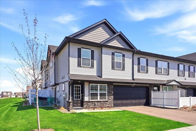 5245 Long Pointe Pass, Woodbury, MN 55129