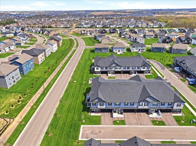 5245 Long Pointe Pass, Woodbury, MN 55129